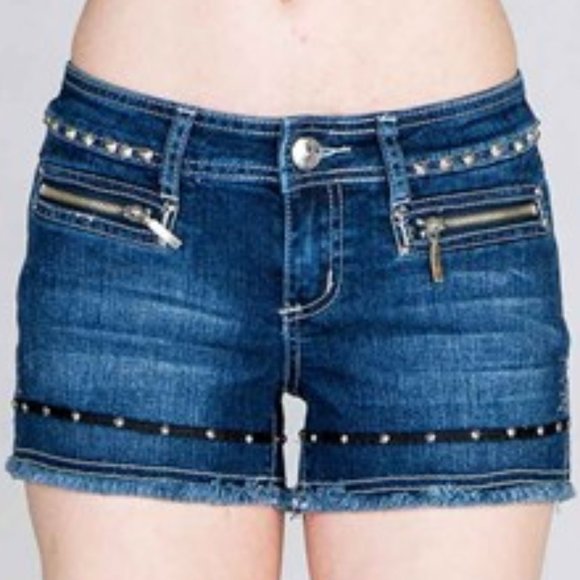Frayed Denim Shorts - Picture 3 of 5